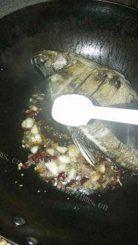 美味的红烧扁鱼做法图解5)