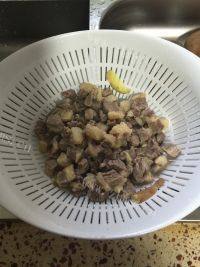 意犹未尽的土豆牛肉做法图解3)