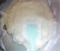 味道美味的椰蓉牛奶冻做法图解4)