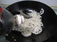 家常菜炝拌藕片做法图解9)