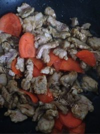 唇齿留香的西兰花炒肉片做法图解3)