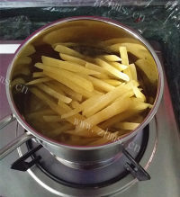 自制油炸薯条做法图解9)