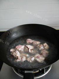 食欲满满的胡萝卜焖羊肉做法图解7)