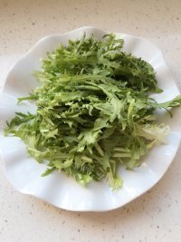 好吃的苦苣拌鸡蛋做法图解2)