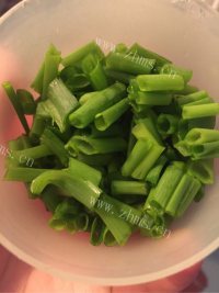 皮蛋瘦肉粥做法图解3)