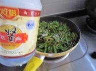 家常菜鸡丝豆角做法图解5)