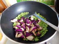 家常菜毛豆烧茄子做法图解7)