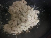 美味香菇土豆炒鸡丁做法图解4)
