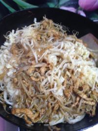 豆芽肉丝炒饼做法图解10)