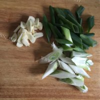 可口的腊肉炒豆角做法图解7)