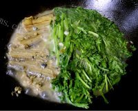 好吃的刀鱼炖茼蒿做法图解12)