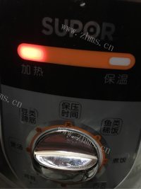 美味的花生煲猪手做法图解3)