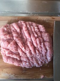 家常猪肉莲藕饺子做法图解1)