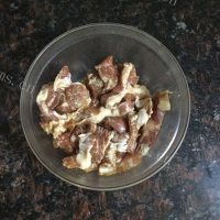 喷香的皮蛋瘦肉粥做法图解3)