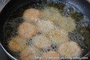 精致椰香玉米虾饼做法图解4)