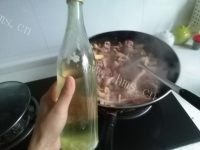 美味飘香的鹅王做法图解4)