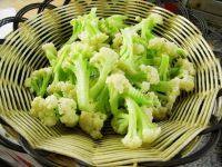 诱人的西红柿炒菜花做法图解5)
