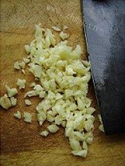 家常菜剁椒烧茄子做法图解4)