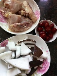 好吃的椰子煲鸡做法图解1)