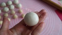 DIY豆沙菊花酥做法图解4)