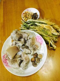美味的霸王花猪骨汤做法图解1)