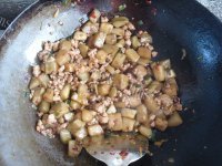 家常菜肉末茄子做法图解9)