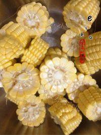 美味的排骨玉米汤做法图解7)