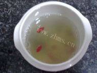 清淡的小米绿豆粥做法图解3)