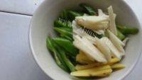 家常菜干煸豇豆做法图解2)