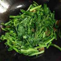 清脆爽口的清炒菜苔做法图解5)