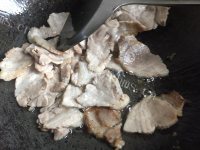 特色菜农家小炒肉做法图解6)