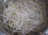 炒绿豆芽做法图解2)
