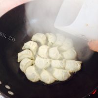 特下饭的韭菜鸡蛋煎饺做法图解13)