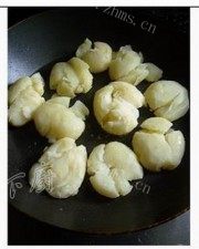 美味的椒盐敲扁迷你土豆做法图解2)