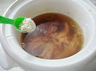 美味鸡脚花生汤做法图解13)