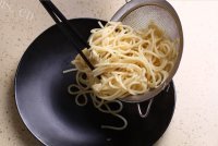 色泽鲜亮的意大利面做法图解5)