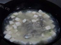 口感丰富的海蛎豆腐汤做法图解6)