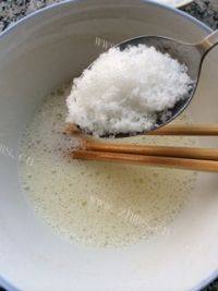 简易的电饭锅版蛋糕做法图解3)
