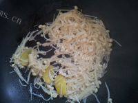 「美味可口」金针菇炒肉丝做法图解7)