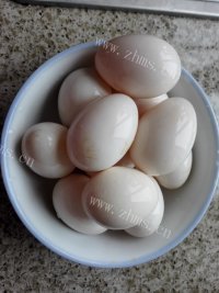 家常自制盐蛋做法图解1)