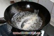 豆瓣鲫鱼做法图解3)