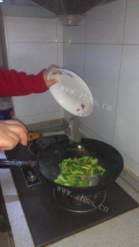 美味的肉丝蒜苗做法图解9)
