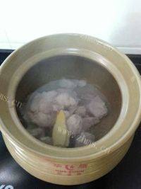 美味的红豆莲藕汤做法图解5)