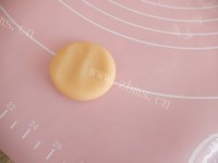 自制广式五仁月饼做法图解5)