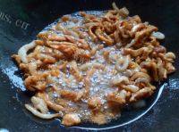 家常菜四季豆炒肉丝做法图解2)