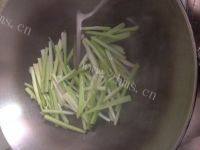 美味芹菜炒鸡胗做法图解2)