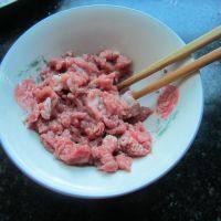 家常菜麻辣水煮牛肉做法图解2)