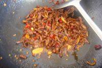 家常菜干煸牛肉丝做法图解9)