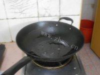 下饭的酸豆角炒肉做法图解4)