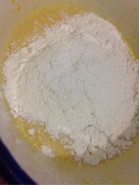 特下饭的戚风蛋糕做法图解8)